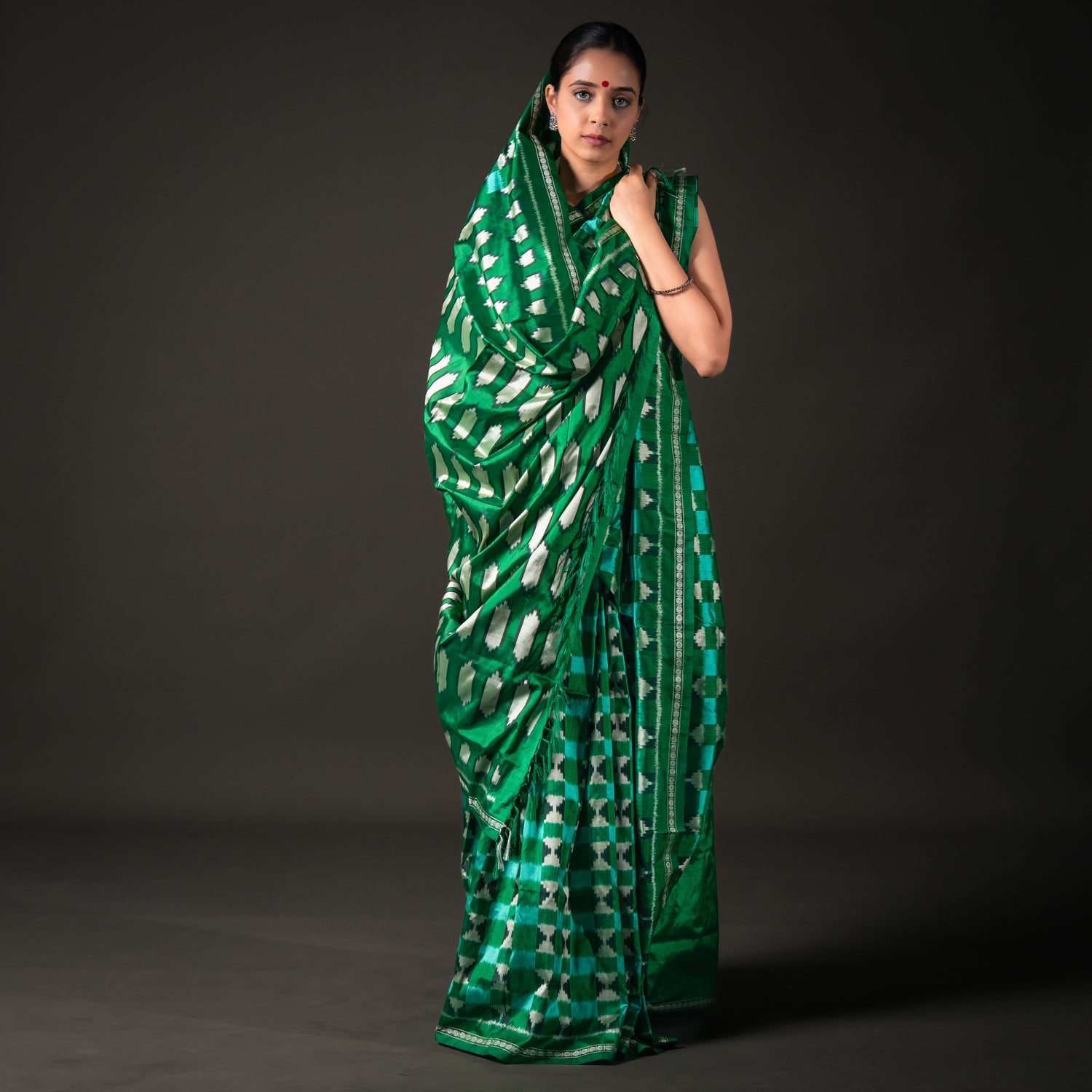 Ikatan Green Mulberry Silk Pochampally Ikat Saree Ikatan