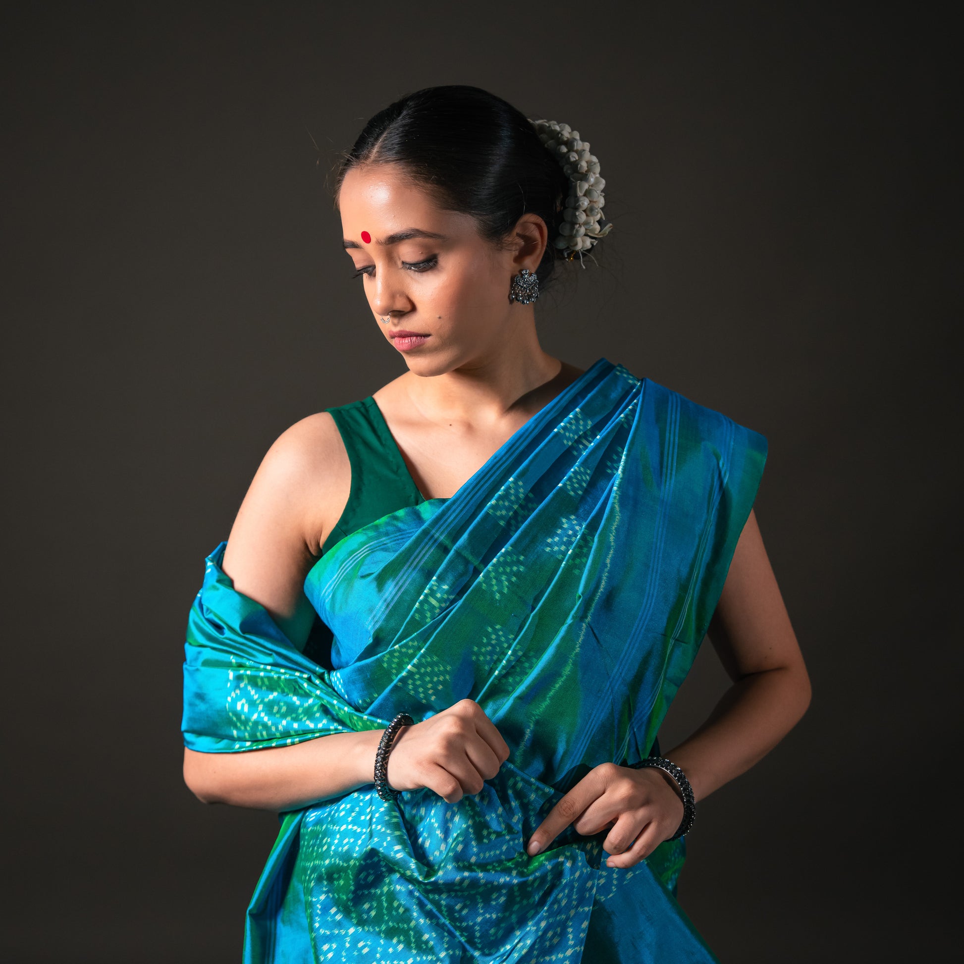 Ikatan Blue & Green Mulberry Silk Pochampally Ikat Saree Ikatan
