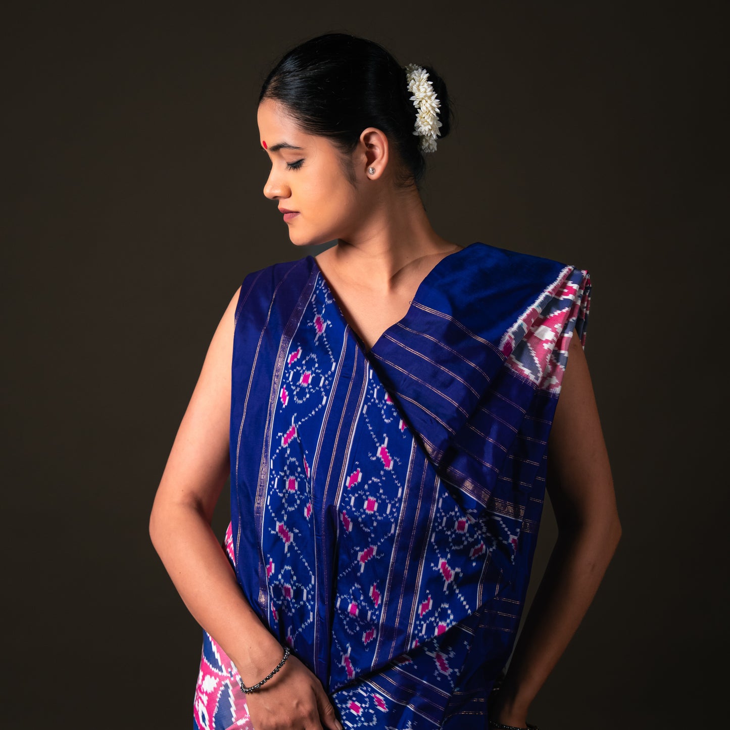 Ikatan Navy Blue & Pink Mulberry Silk Pochampally Ikat Saree Ikatan