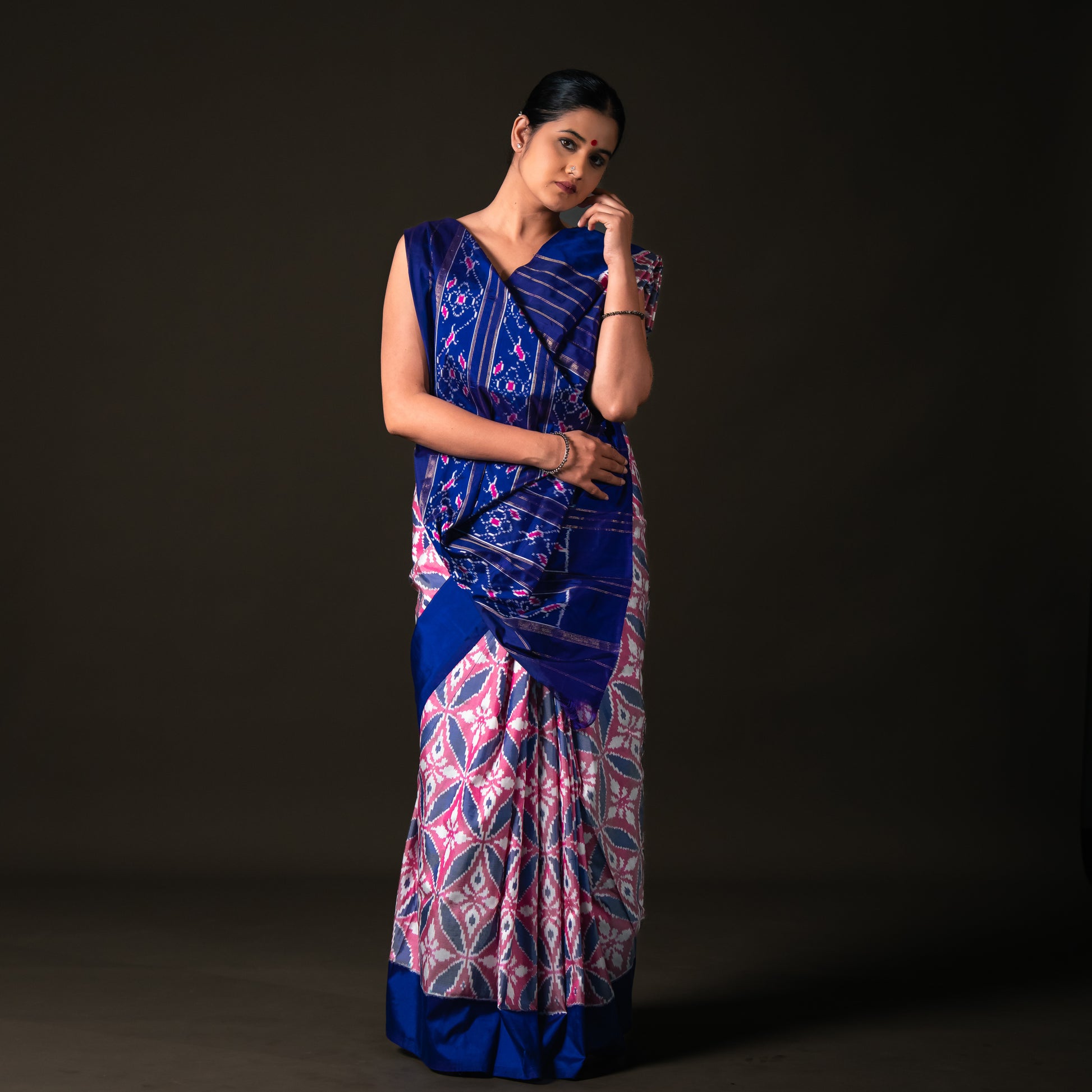 Ikatan Navy Blue & Pink Mulberry Silk Pochampally Ikat Saree Ikatan