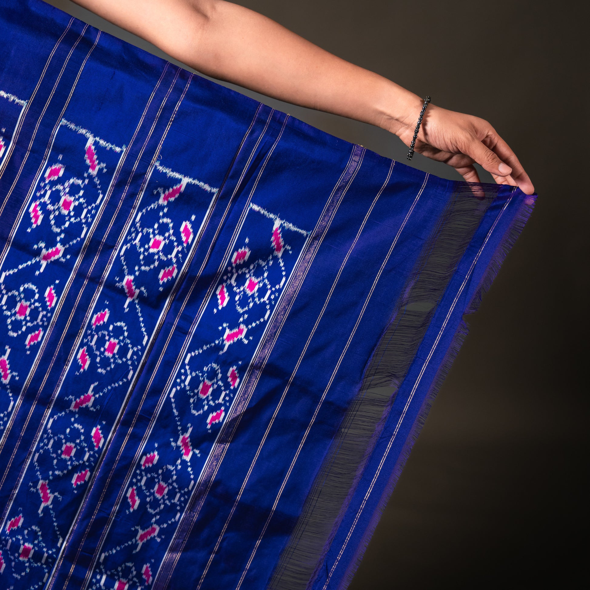 Ikatan Navy Blue & Pink Mulberry Silk Pochampally Ikat Saree Ikatan