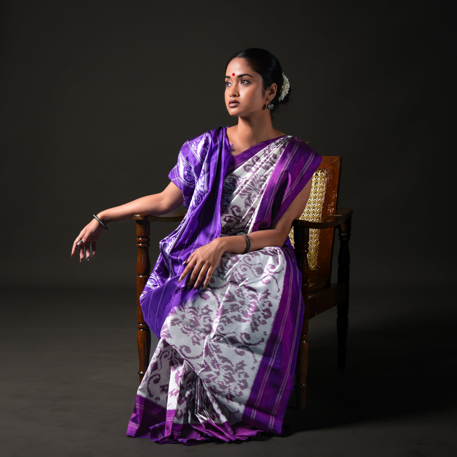 Ikatan Violet & White Mulberry Silk Pochampally Ikat Saree Ikatan