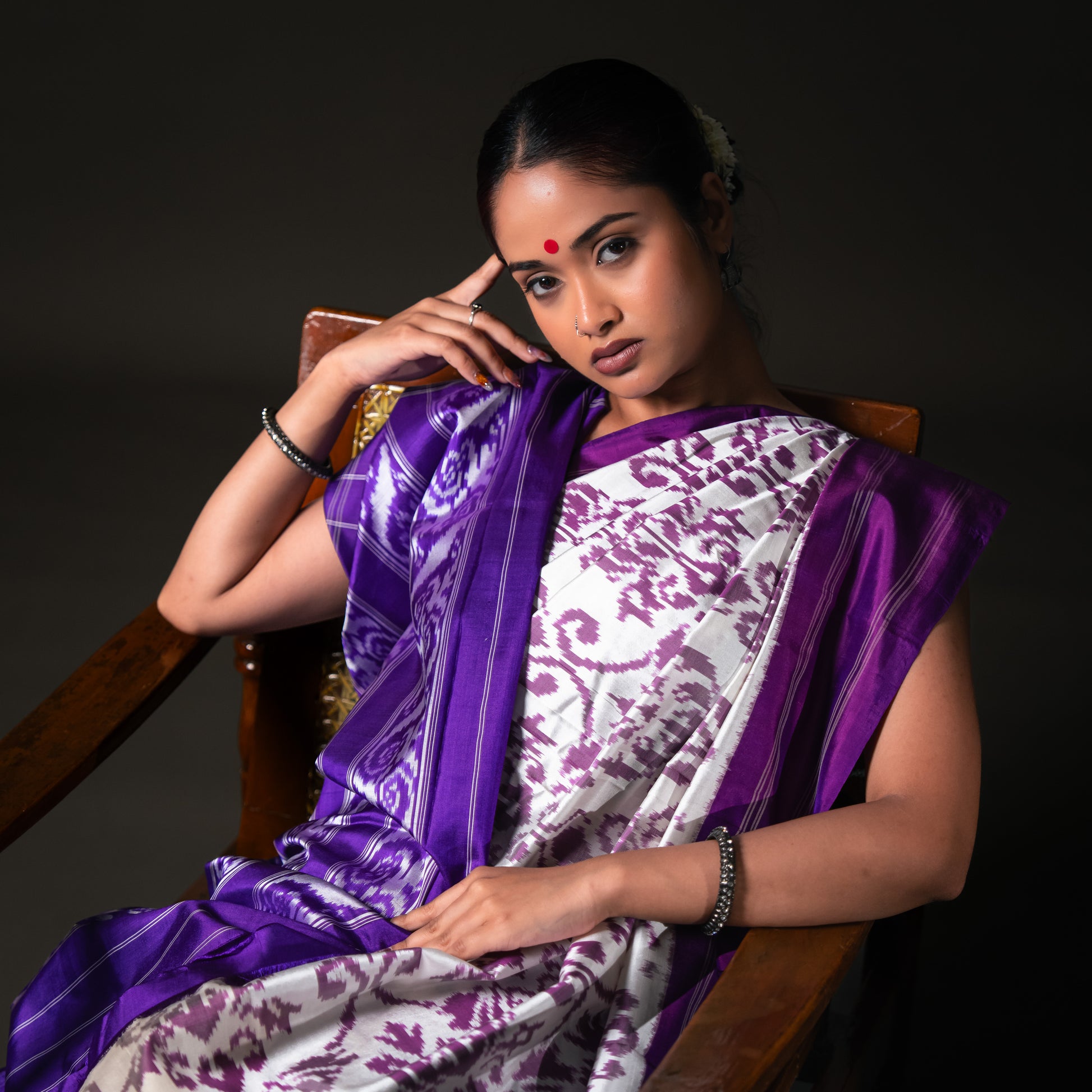 Ikatan Violet & White Mulberry Silk Pochampally Ikat Saree Ikatan