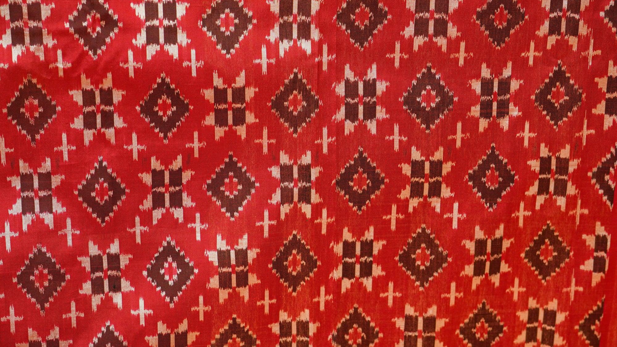 Red &amp; White Mulberry Silk Pochampally Double Warp Ikat Saree