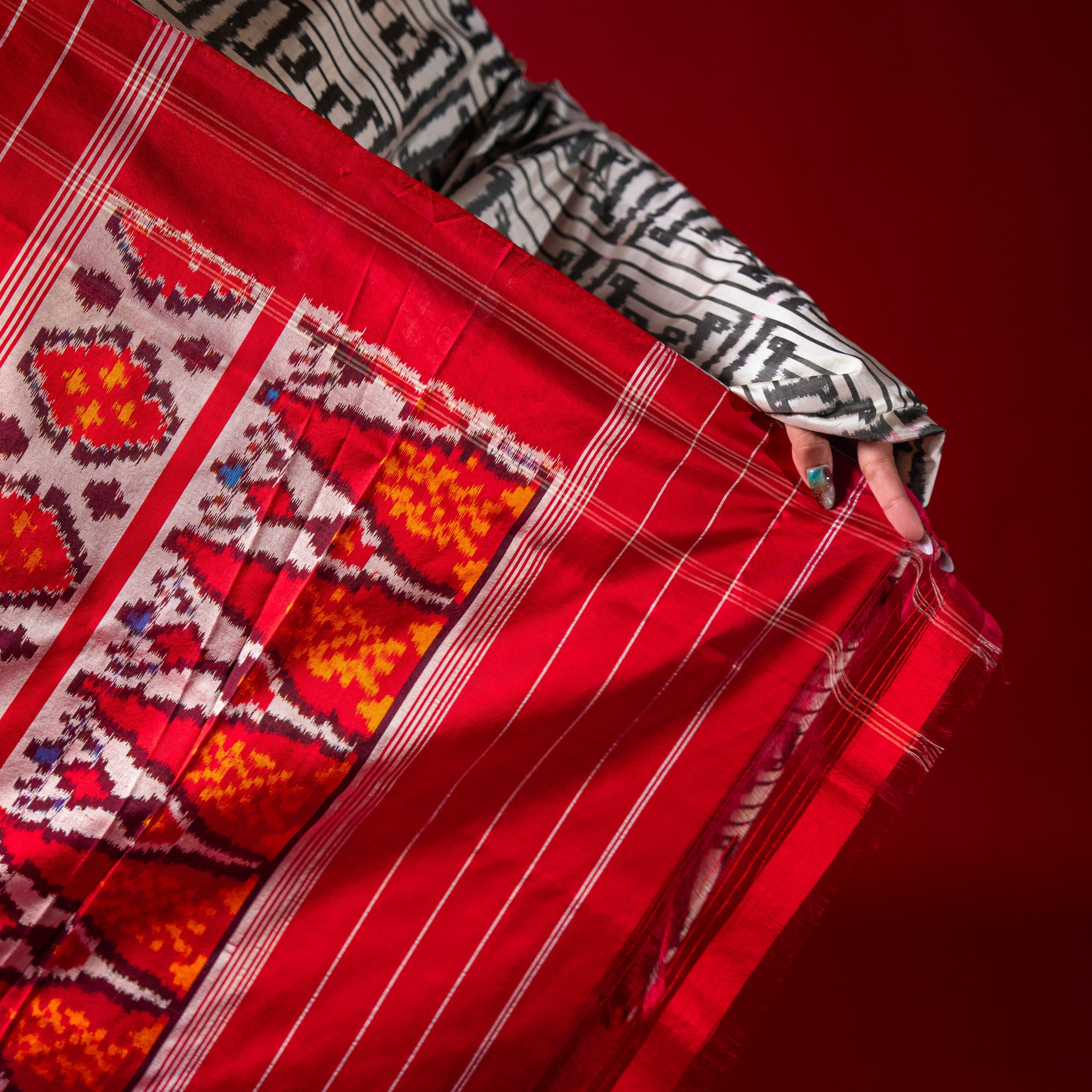 Ikatan White & Red Mulberry Silk Saree Ikatan