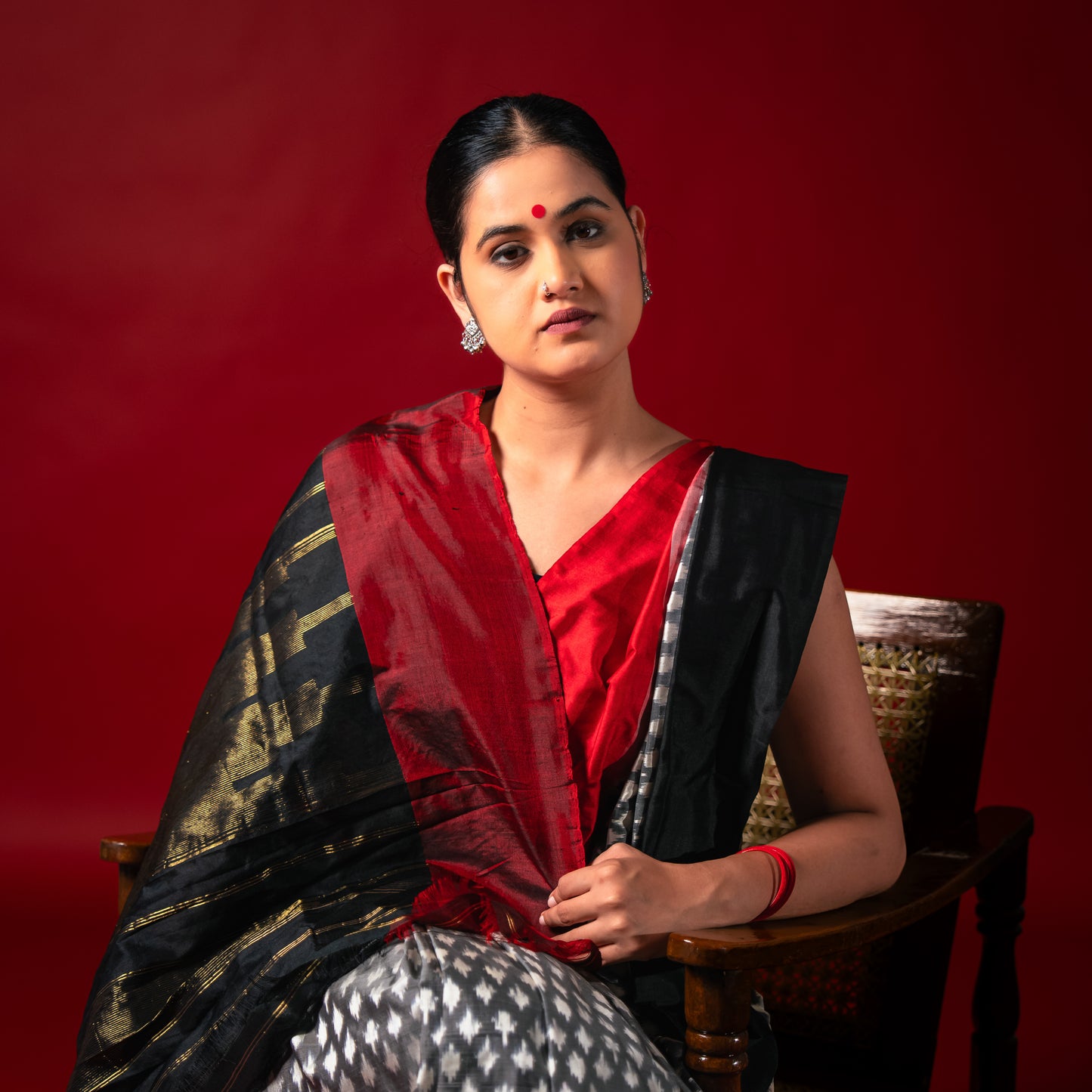 Ikatan Black & White with Red Mulberry Silk Pochampally Ikat Saree Ikatan