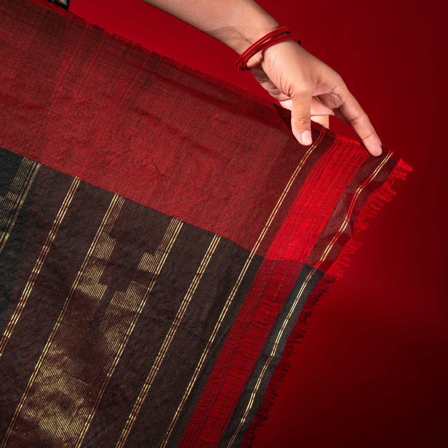 Ikatan Black & White with Red Mulberry Silk Pochampally Ikat Saree Ikatan