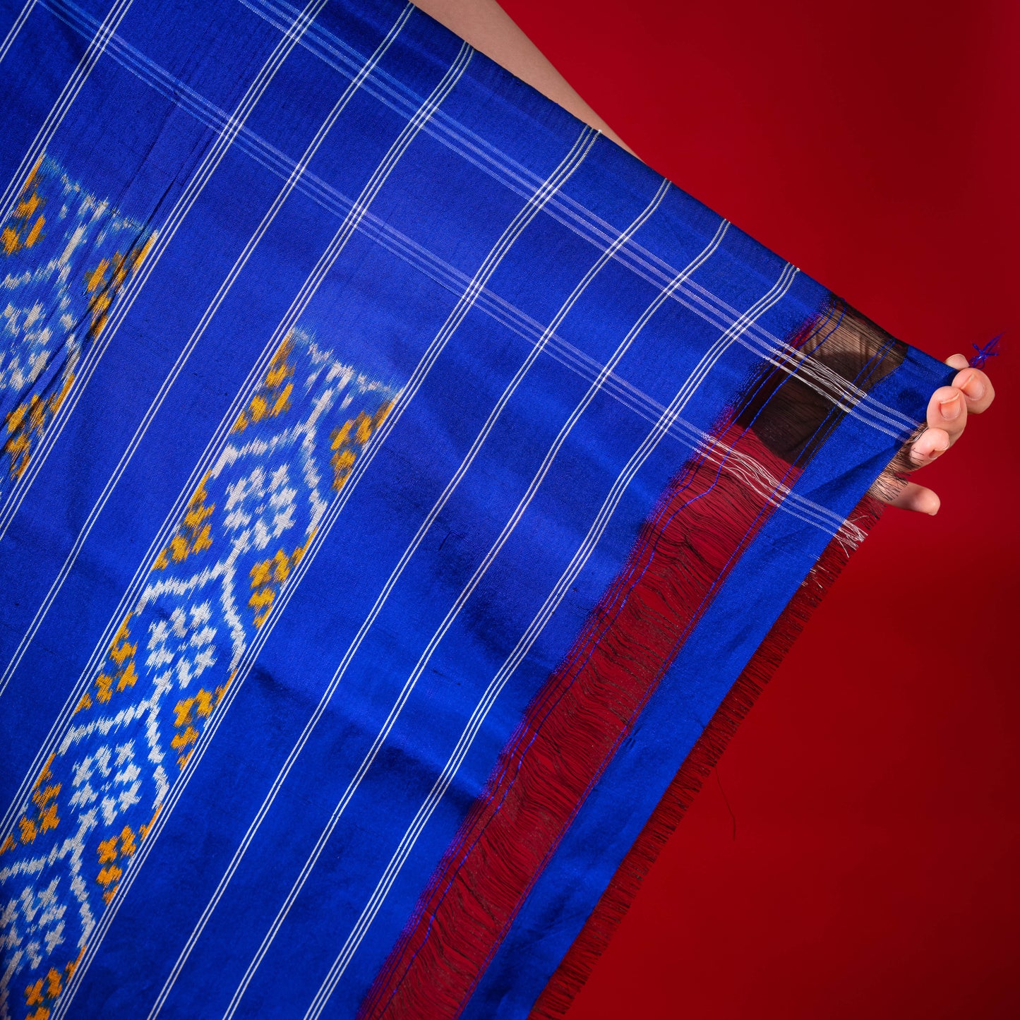 Ikatan Blue & White Mulberry Silk Pochampally Ikat Saree Ikatan