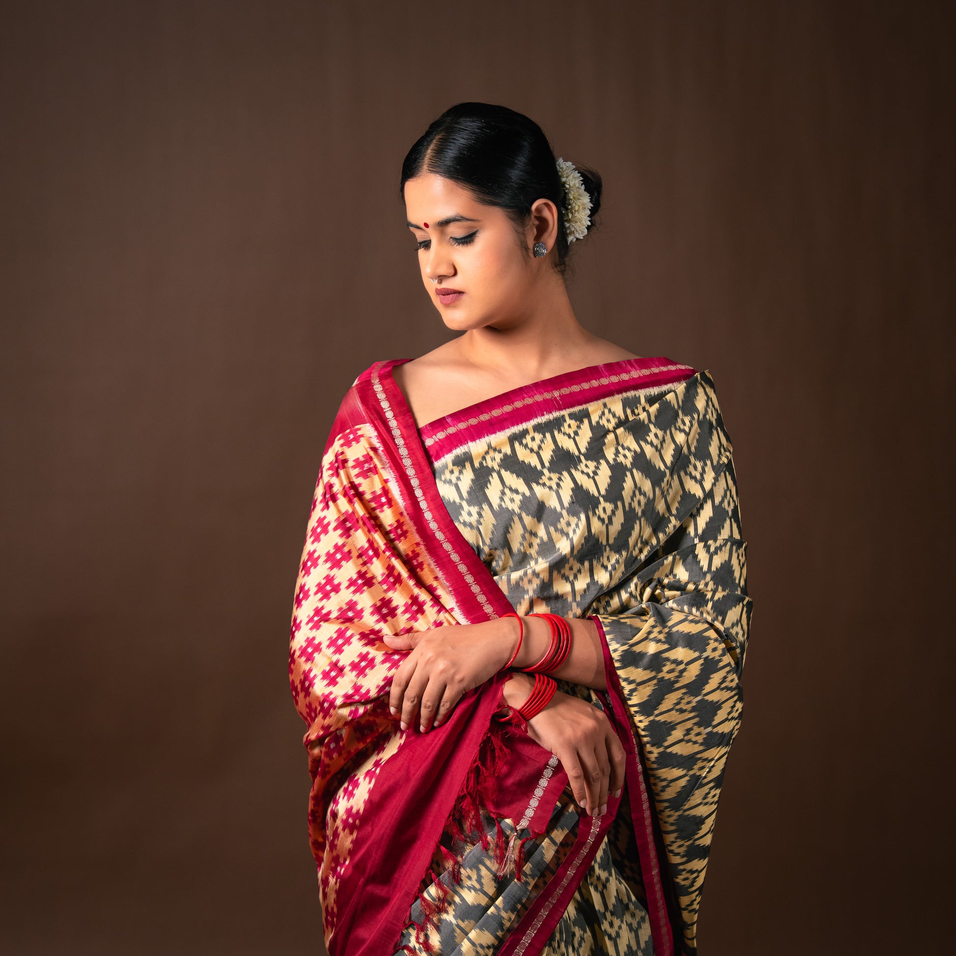 Bibhu Mohapatra Grey & Red Mulberry Silk Pochampally Ikat Saree Ikatan